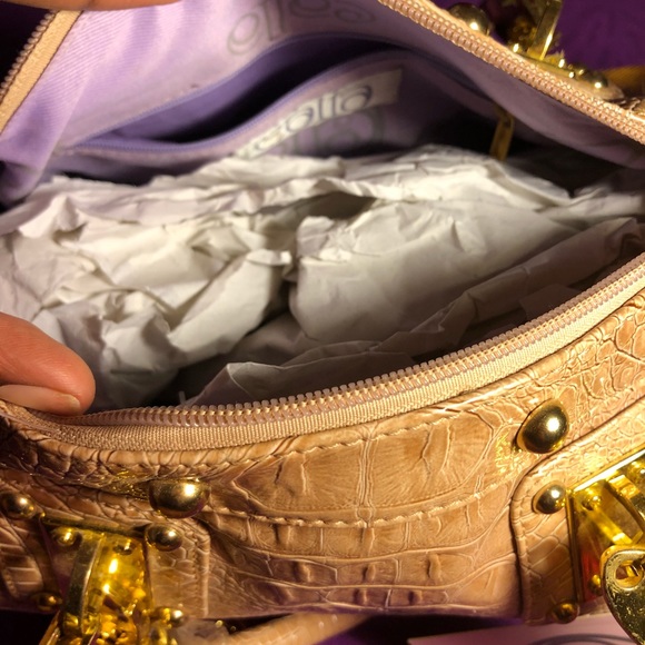 Handbag - Picture 5 of 6